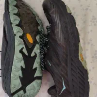 کفش هوکا واکر|کیف، کفش، کمربند|اصفهان, فرودگاه شهید بهشتی|دیوار