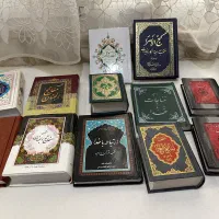 تعدادی کتاب دعای جیبی