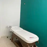 تخت و صندلی تابوره کلینیک