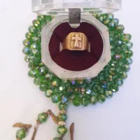 انگشتر نقش صلیب طلایی قدیمی 300 هزار تومان