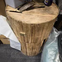 میز چوبی صندوق دار