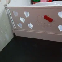 تخت کودک  کیتی  و کلبه ای وکیوم|تخت و صندلی بچه|هشتگرد, شهرک راه آهن|دیوار