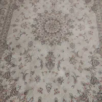 فرش کرم ۶متری برجسته