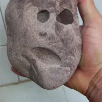 سنگ عجیب چهره انسان|کلکسیون اشیاء عتیقه|ملارد, |دیوار