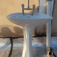 روشویی به همراه شیرآلات
