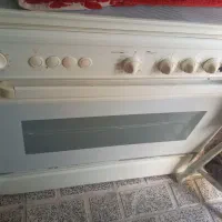 گاز فر دار سالم وتمیز است