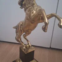 اسب برنز پایه سنگ