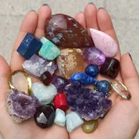 سرمایه گذار خانم در گوهر تراشی و گوهر شناسی