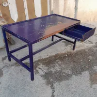 میز کار آهنی