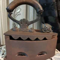 اتو ذغالی قدیمی