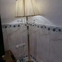 آباژورایستاده