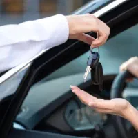 مربی آموزشگاه رانندگی