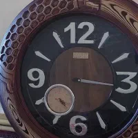 ساعت دیواری بزرگ جنس چوبی