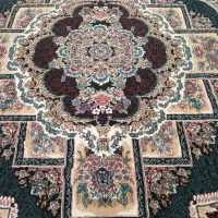 فرش ۱۲متری ۷۰۰شانه ومیز بزرگ و سه تاعسلی