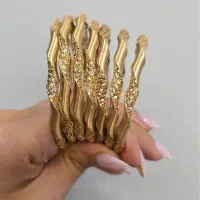 النگو نمادار ۲۳۰ بالای تابلو