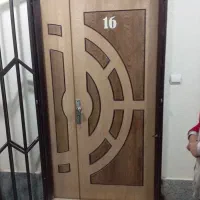 درب ورودی چوبی