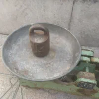 ترازوی قدیمی عدالت