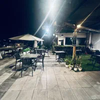 سالندار ، کمک باریستا ، نیروی خدمات