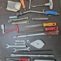 تعدادی ابزار به فروش میرسد