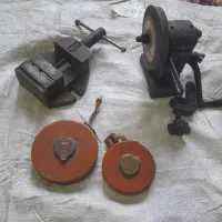 چاقو تیز کن. گیره. متر قدیمی