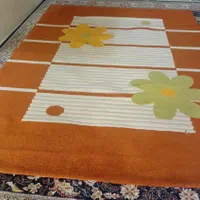 یک عدد  گلیم۶متری خوش رنگ وسالم وتمیز