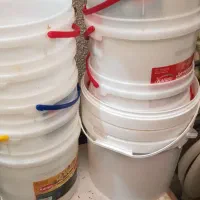 سطل ده کیلویی و دبه خیارشور تمیز|ظروف نگهدارنده، پلاستیکی، یک‌بارمصرف|برازجان, |دیوار