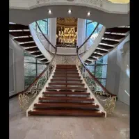 پله گرد و درب و پنجره