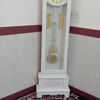 ساعت ایستاده سفید