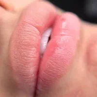 شیدینگ لب و تتو بدن