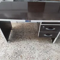 میز تحریر در حد نو سایز ۱۲۰× ۵۶
