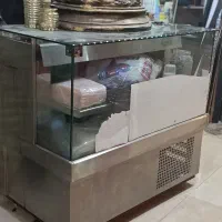 یخچال ویترینی و بستنی رولی