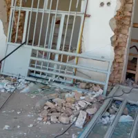 تخریب ساختمان انجام می‌شود