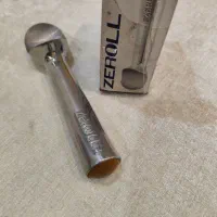 یک عدد اسکوپ بستنی مارک zeroll دسته جیوه ای