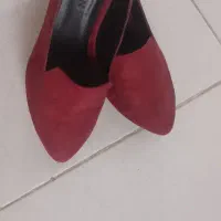 کفش زرشکی نو