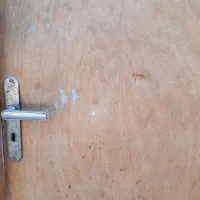 در اتاق و دوچرخه