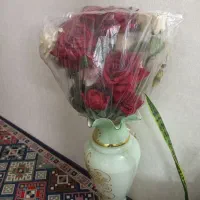 گلدان با گل