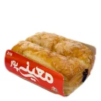 فروشنده خانم برای پخش گرم مواد غذایی