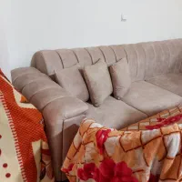 یک عدد مبلمان ال ۸ نفره  وجلومبلی فلزی زیبا|مبلمان خانگی و میز عسلی|باقرشهر, |دیوار