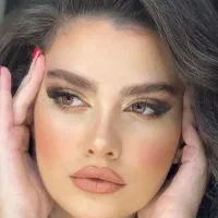 میکاپ تخصصی  با بهترین مواد با قیمت مناسب