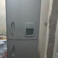 یخچال فریزیر زیر بالای امرسان.