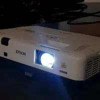 پروژوکتور اپسون پخش فیلم خانگی