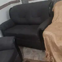 مبل با روکش و میز جلو مبلی