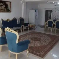 مبل دو سری. ناهار خوری . صندلی . ایینه و شمعدان