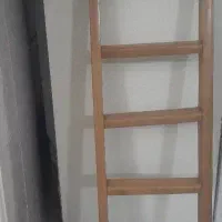 پله چوبی با چوب گردو