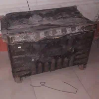 صندوقچه روسی کهنه بی نظیر با رویه چرم