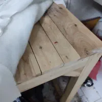 تعدادی میز ونیمکت