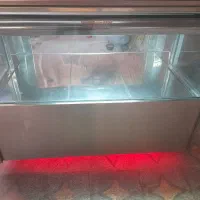 وترین برای شیرنی فروشا  کافه