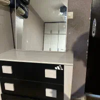 میز اینه ارایشی