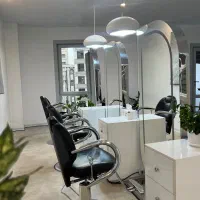 استخدام در لاین ابرو و ناخن