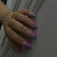 خدمات کاشت و ترمیم ناخن مهرگان